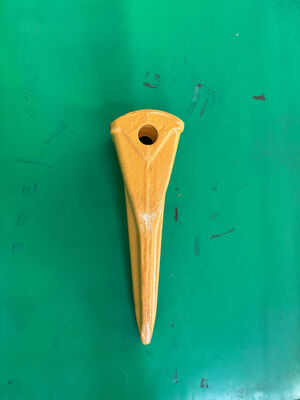 Кованый зуб ковша Komatsu 207-70-14151TL Зуб Komatsu Tiger Long 2077014151TL