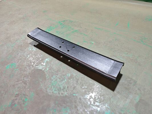 Гусеница Komatsu PC60, башмак гусеницы с тройным грунтозацепом, шаг STG135A-8-750-001