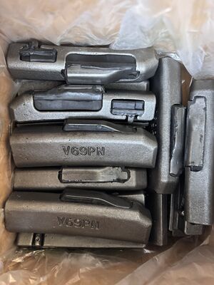Запасные части для экскаваторов Зубья ковша Аксессуары Стопорный штифт адаптера V69PN