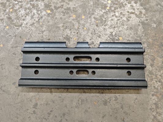 Траковая башмак TST135A Тройной грунтозацеп тракового башмака Шаг TG135A-6-400-0100