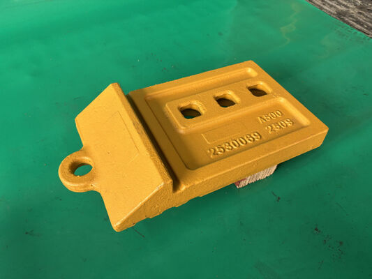 2530069 Отливная половинка стрелы Край 3 отверстия 966G 966H 966M 972G