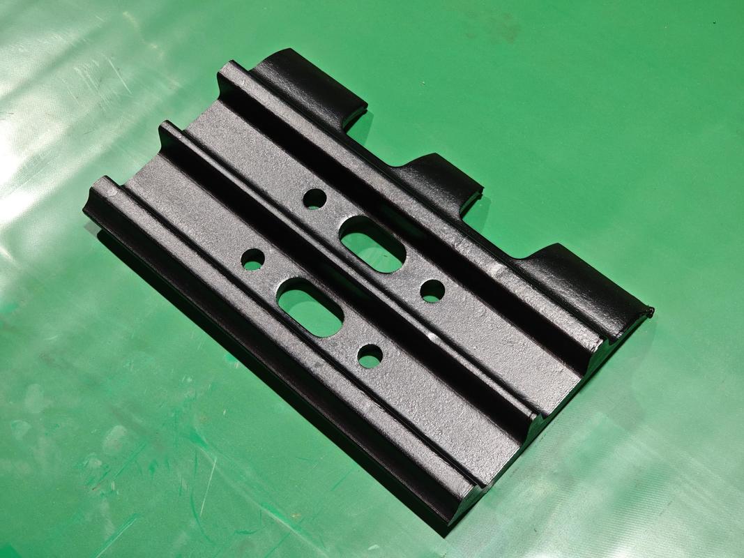 E312、EX120、PC120 Шаг трака с тремя грунтозацепами